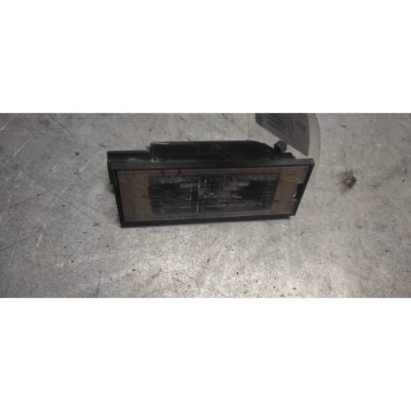 Recambio de piloto matricula para dacia sandero referencia OEM IAM 2 PINS - Blanco