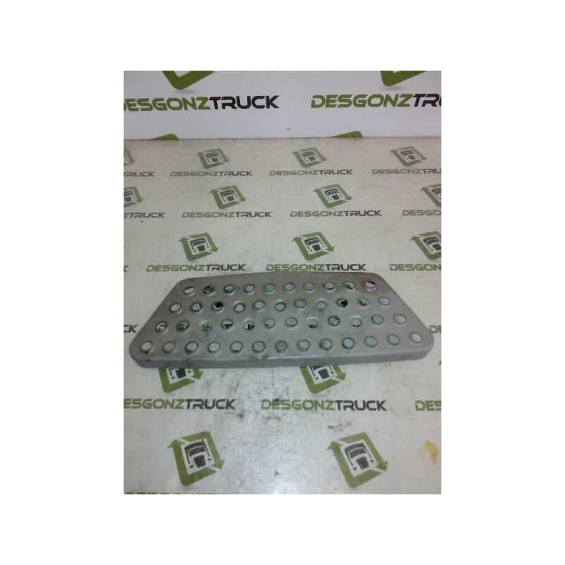 Recambio de huella peldaño para man tg - a 18.480 fg / bb (e3/e4) l referencia OEM IAM DERECHA/ARRIBA