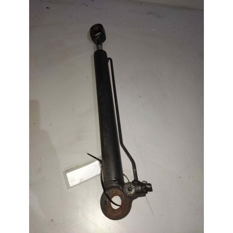 Recambio de brazo elevacion cabina para man m 2000 l/m 2000 evolution m 2000 l fg llc cabina doble con 3 puertas referencia OEM - Blanco