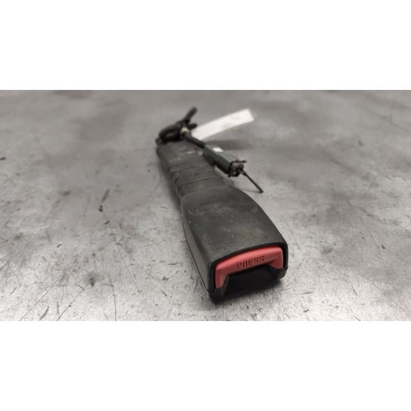 Recambio de pretensor airbag izquierdo para hyundai accent (mc) gl referencia OEM IAM - Blanco
