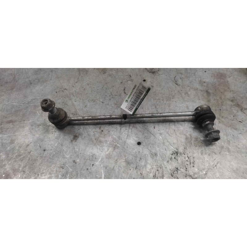 Recambio de bieleta barra estabilizadora delantera para mercedes-benz vito kasten (639) 2.1 cdi referencia OEM IAM A6393200589 - Blanco