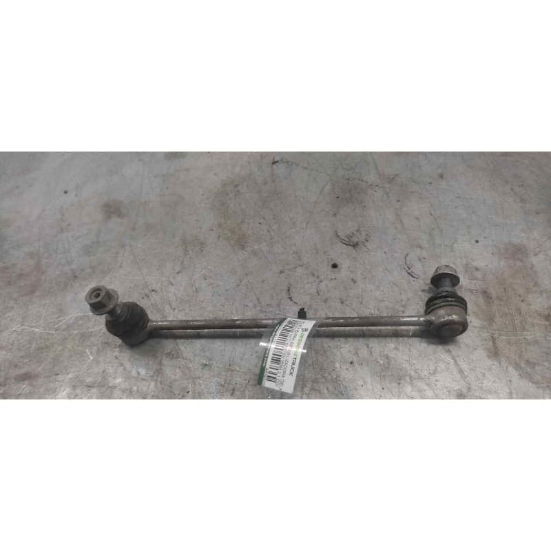 Recambio de bieleta barra estabilizadora delantera para mercedes-benz vito kasten (639) 2.1 cdi referencia OEM IAM A6393200589 - Blanco