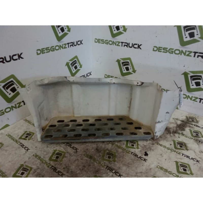 Recambio de peldaño izquierdo para volvo trucks fl 6 fl 608 (147-152cv) referencia OEM IAM - Blanco