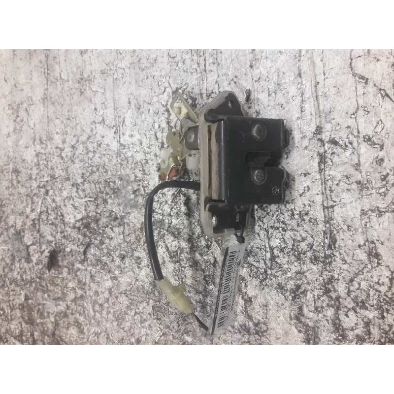 Recambio de cerradura maletero / porton para suzuki baleno fam. sy (eg) 1.6 glx se referencia OEM IAM - Rojo