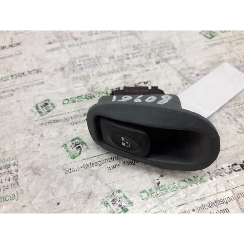 Recambio de mando elevalunas trasero izquierdo para renault megane i scenic (ja0) 1.6e alize referencia OEM IAM