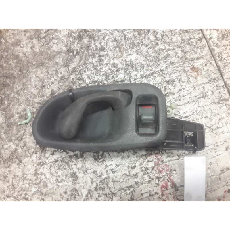 Recambio de maneta interior delantera izquierda para chevrolet blazer (neu) 4wd lux automático referencia OEM IAM