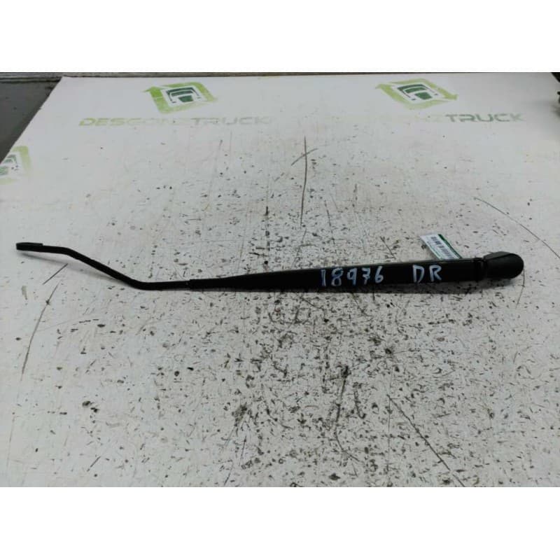 Recambio de brazo limpia delantero derecho para citroën c2 furio referencia OEM IAM - Azul
