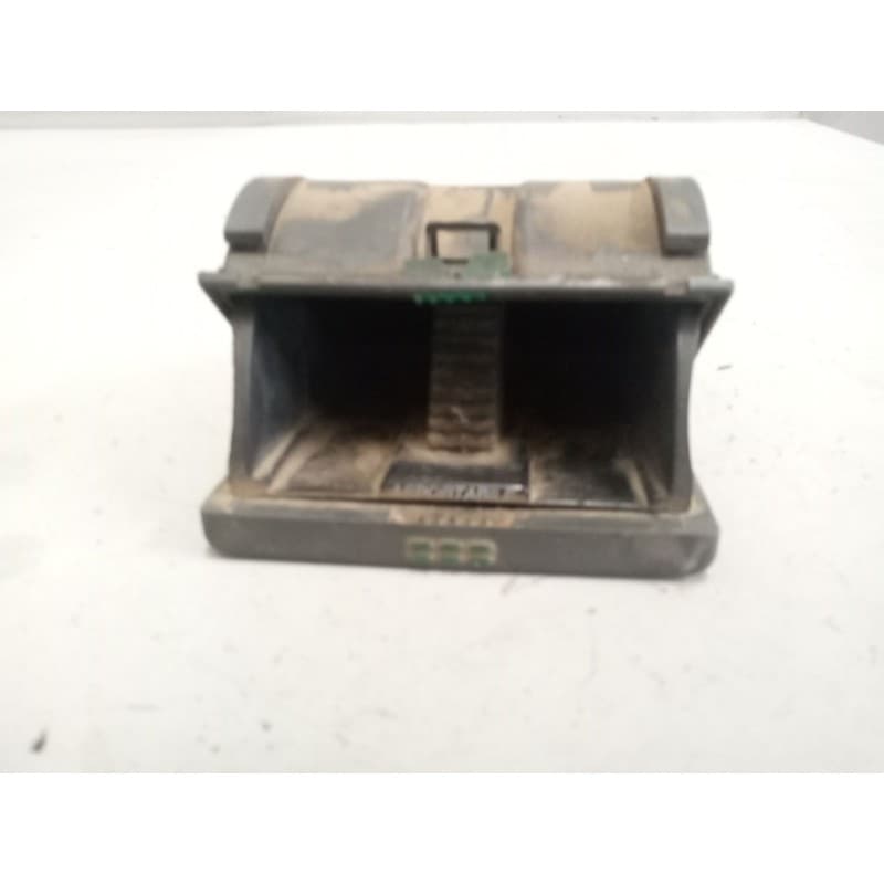 Recambio de cenicero para iveco daily ii caja/chasis 35-12 (15130311, 15130411, 15131111, 15131204, 15131211,... referencia OEM - Blanco