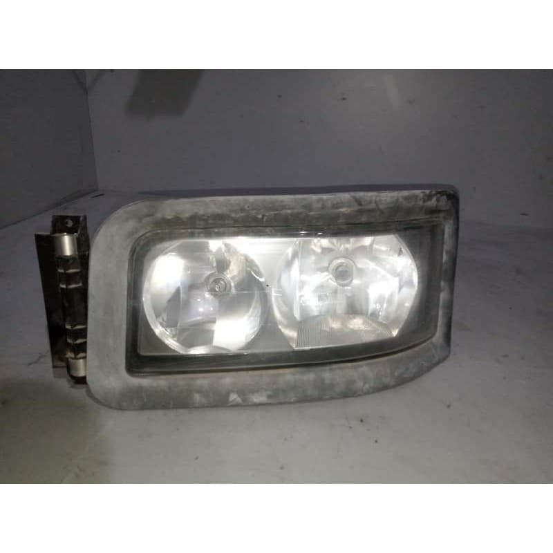 Recambio de faro izquierdo para man le 14.225 llc referencia OEM IAM 81251016451 - Rojo