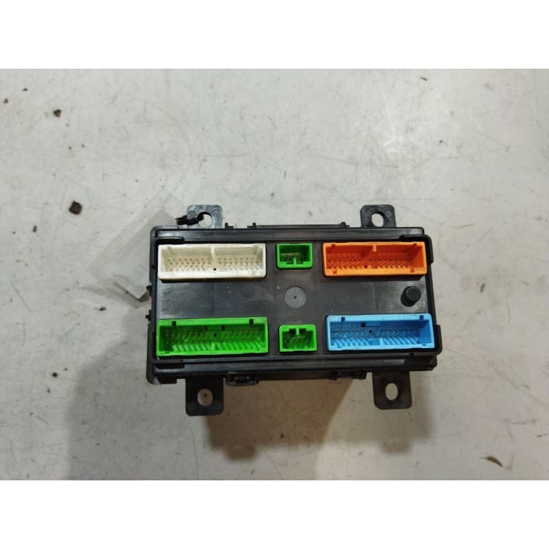 Recambio de modulo electronico para volvo trucks b12b referencia OEM IAM 20758801 CENTRALITA VECU - Blanco