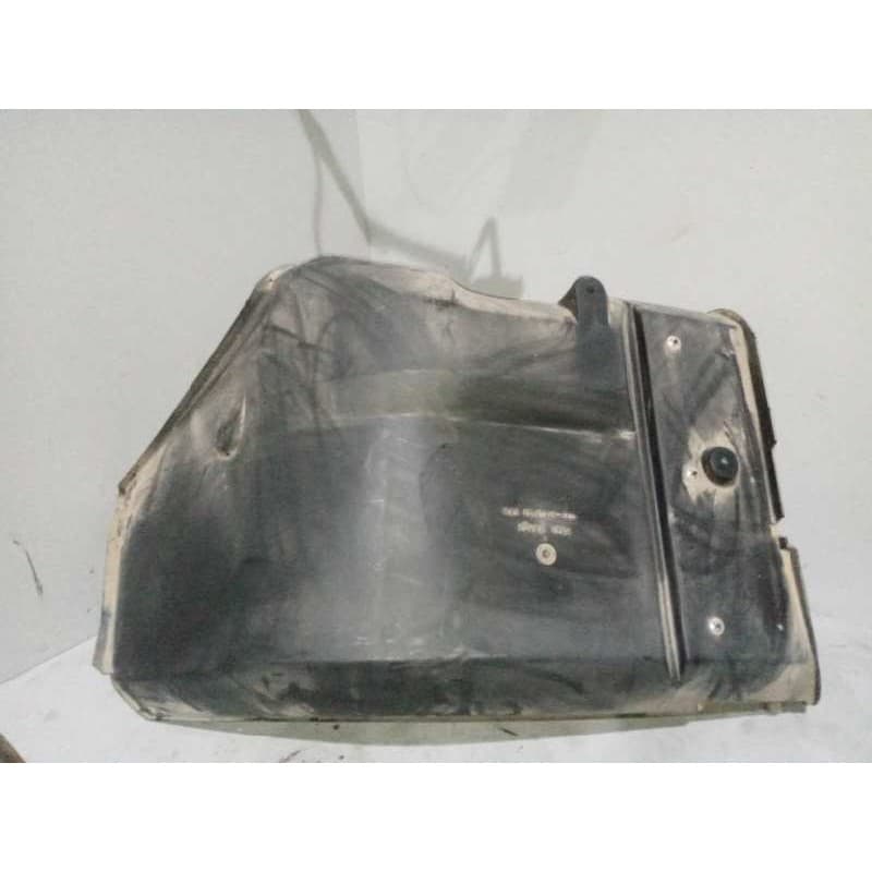 Recambio de guardabarros delantero izquierdo para man le 14.225 llc referencia OEM IAM 85612300021 - Rojo