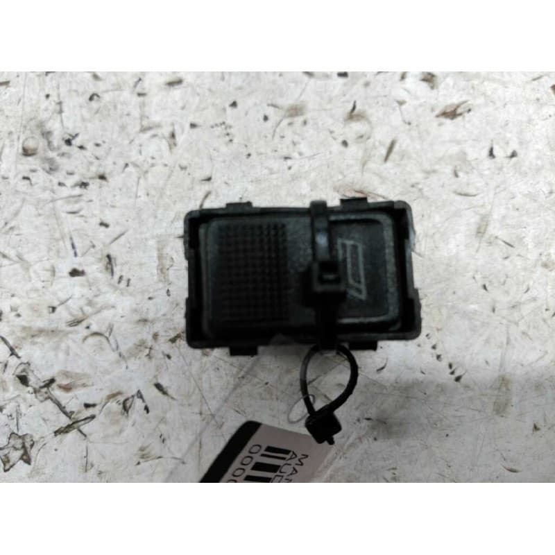 Recambio de mando elevalunas trasero izquierdo para audi 80 avant 2.0 cat (abt) referencia OEM IAM - Blanco