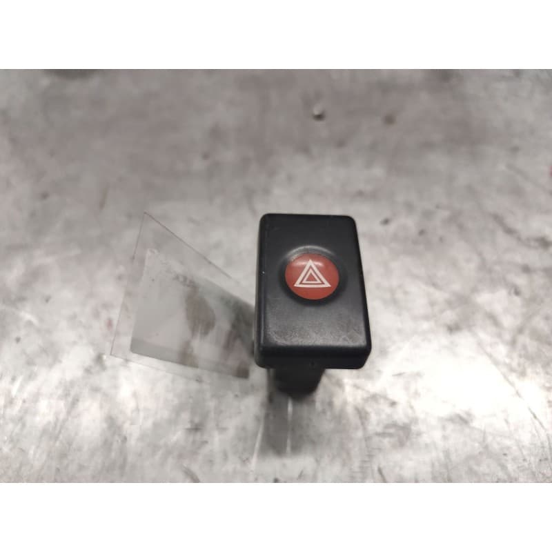 Recambio de warning para dacia logan 1.6 cat referencia OEM IAM 8 PINS