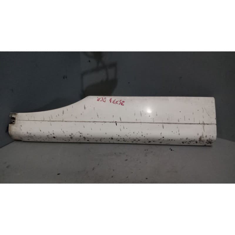 Recambio de moldura trasera cabina para man tg-m 12.280 12.280 fg c (compact) referencia OEM IAM 81612100382 - Blanco
