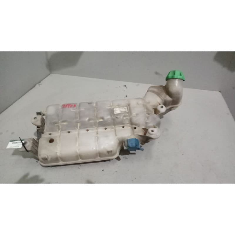 Recambio de deposito expansion para man tg-m 12.280 12.280 fg c (compact) referencia OEM IAM 81061026233 - Blanco