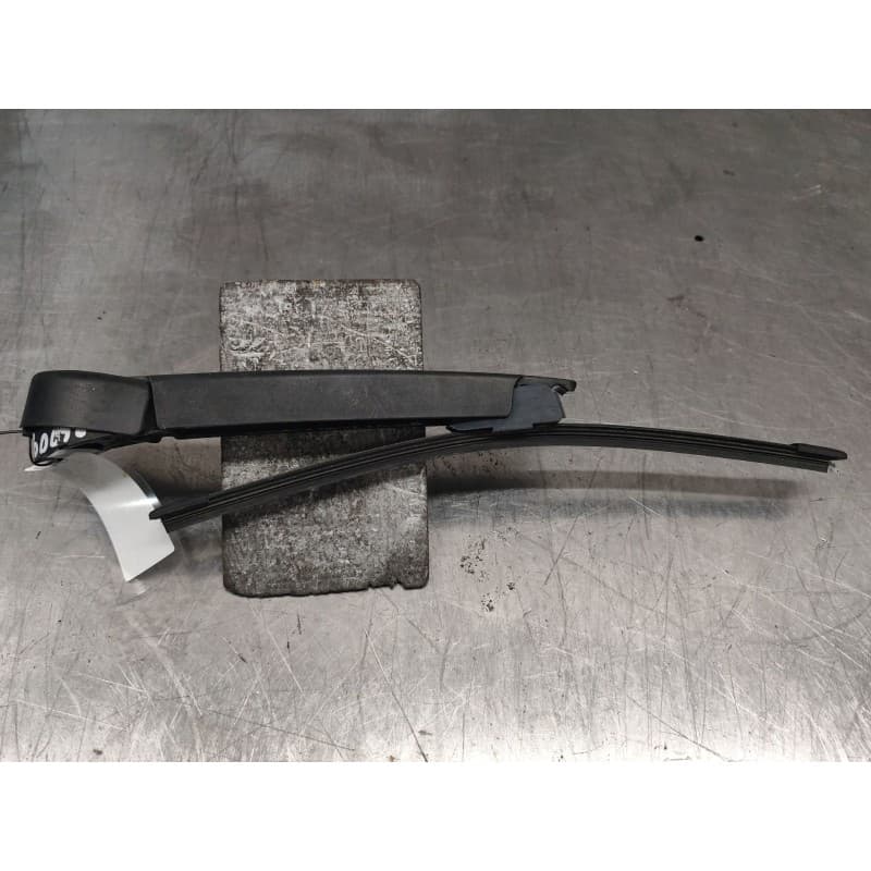 Recambio de brazo limpia trasero para hyundai i30 (gd) 1.6 crdi referencia OEM IAM
