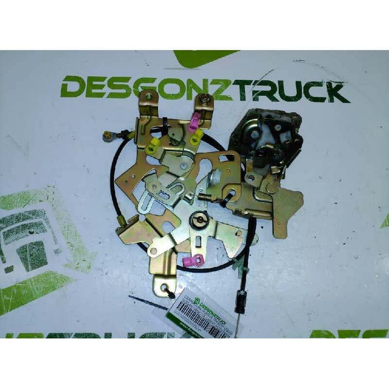 Recambio de cerradura puerta trasera izquierda para nissan vanette cargo (hc23) familiar (5 asientos) referencia OEM IAM 825030C - Blanco