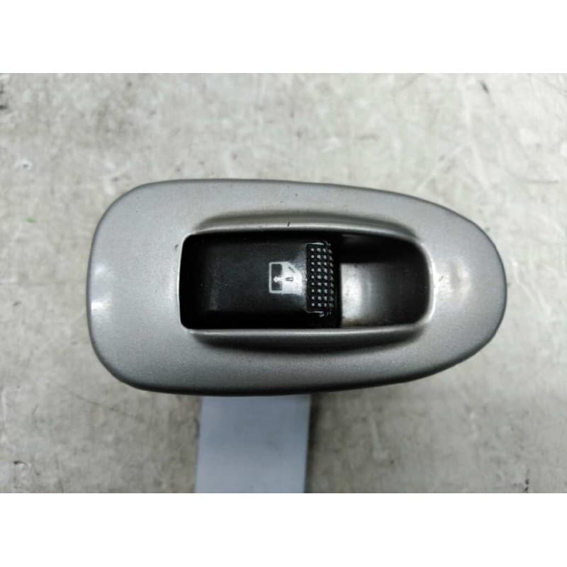 Recambio de mando elevalunas trasero derecho para kia shuma ii 1.6 ls berlina portón referencia OEM IAM 0K2N366360