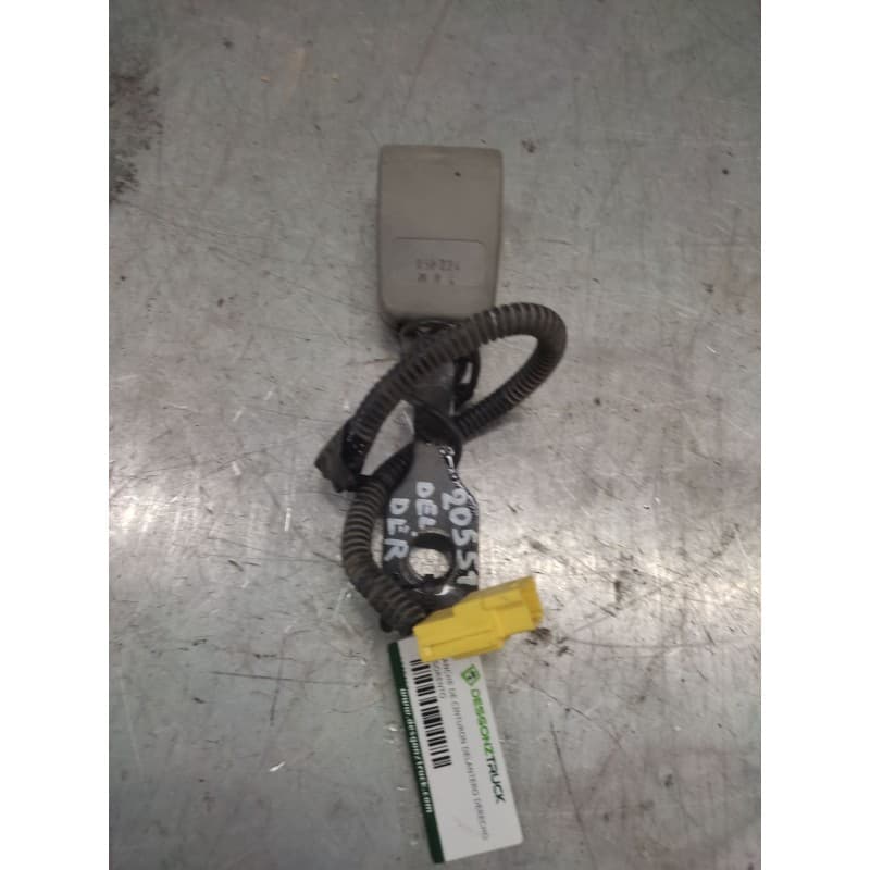 Recambio de enganche de cinturon delantero derecho para kia sorento 2.5 crdi ex referencia OEM IAM