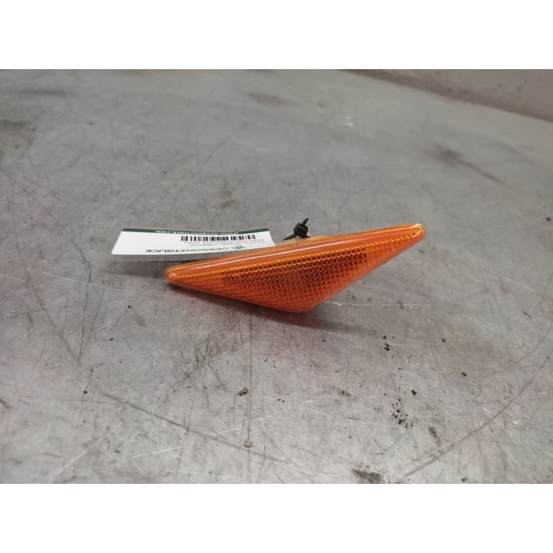 Recambio de piloto lateral derecho para ford focus berlina (cak) 1.8 tddi turbodiesel cat referencia OEM IAM 2 PINS - Negro