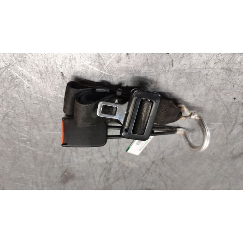Recambio de enganche cinturon trasero central para volkswagen golf iii (1h1) 1.6 referencia OEM IAM