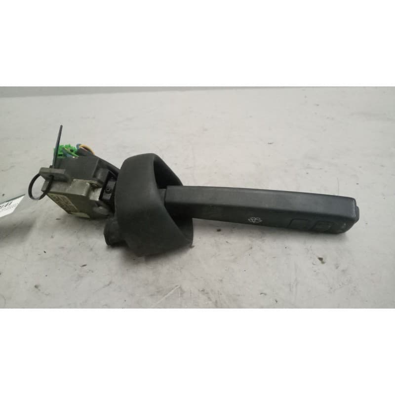 Recambio de mando limpia para volvo fm 12 2002 referencia OEM IAM 20700927 - Blanco