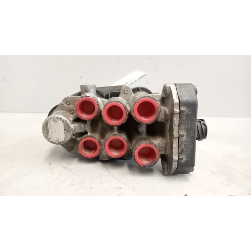 Recambio de valvula aire para mercedes-benz serie xf105.460 12.9 diesel referencia OEM IAM 1612054 AE4528