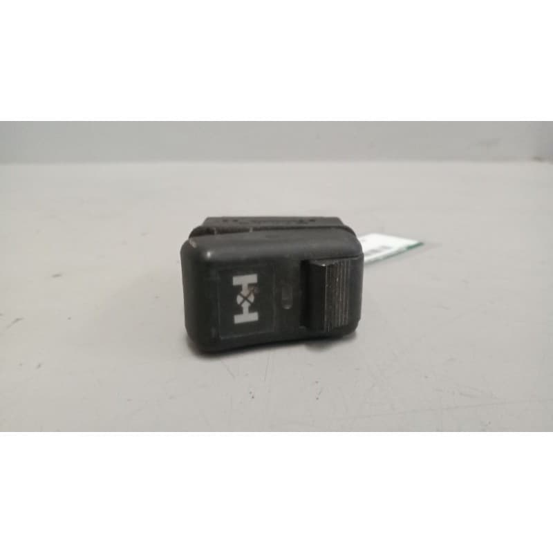 Recambio de interruptor para volvo fm 12 2002 referencia OEM IAM 1077938 - Blanco