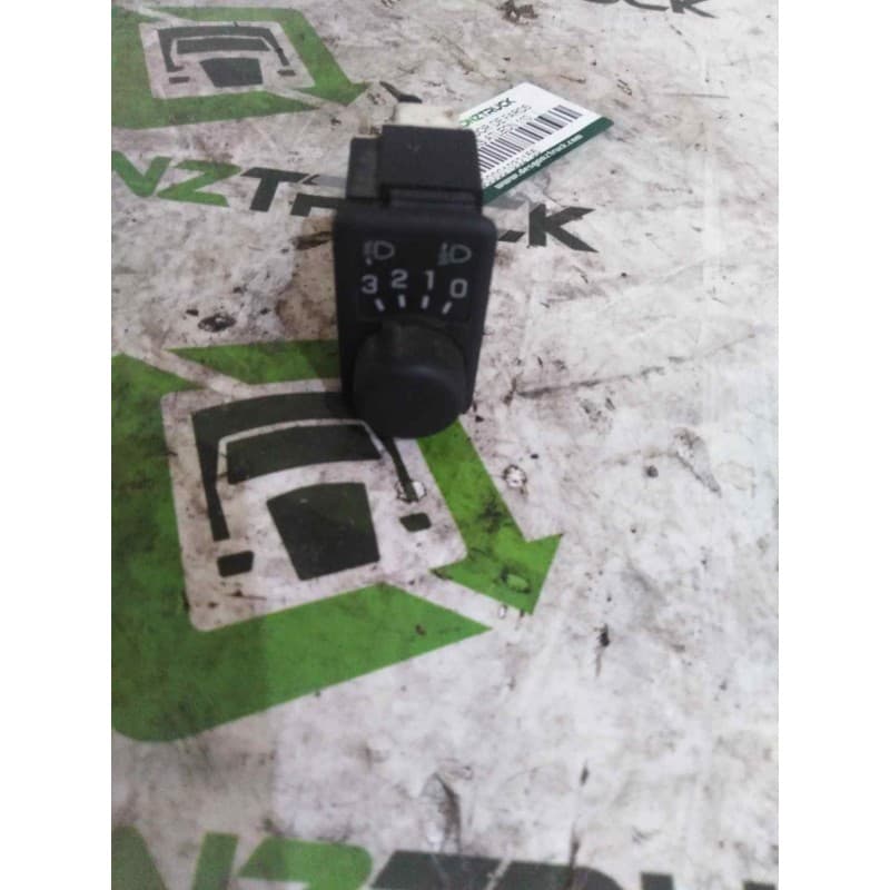 Recambio de mando regulador de faros para nissan trucks atleon 130.21 referencia OEM IAM - Amarillo