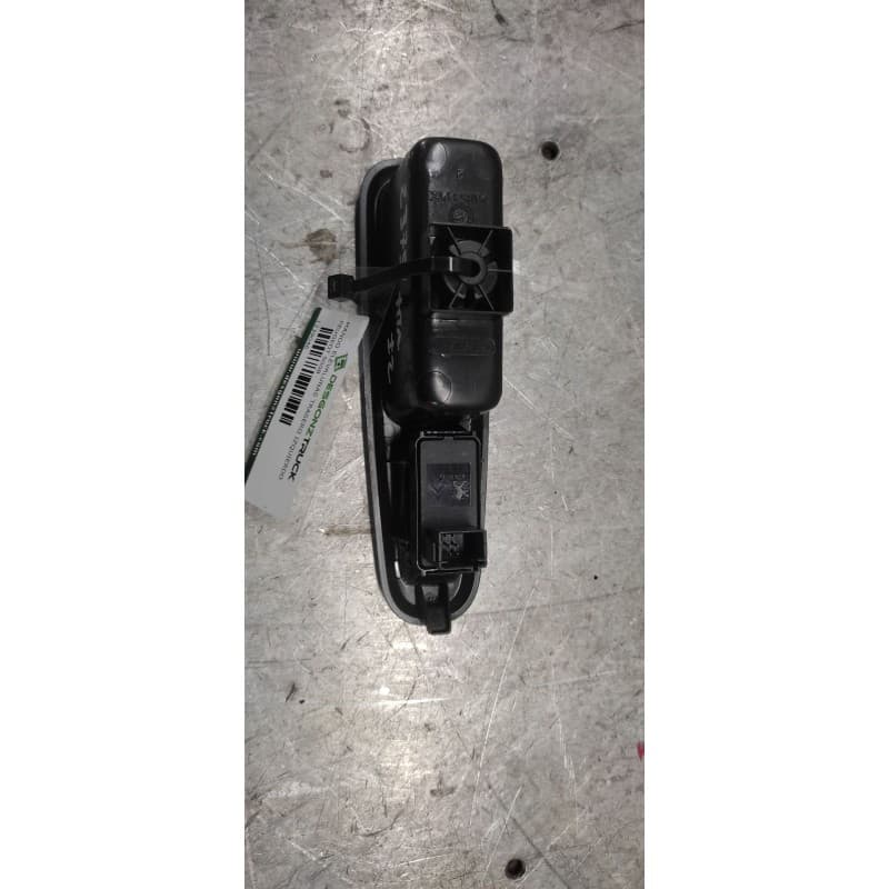 Recambio de mando elevalunas trasero izquierdo para peugeot 5008 referencia OEM IAM