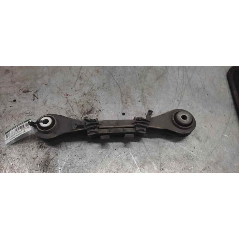 Recambio de brazo suspension superior trasero izquierdo para bmw serie 1 lim. (f20) 118d referencia OEM IAM 6792519022611
