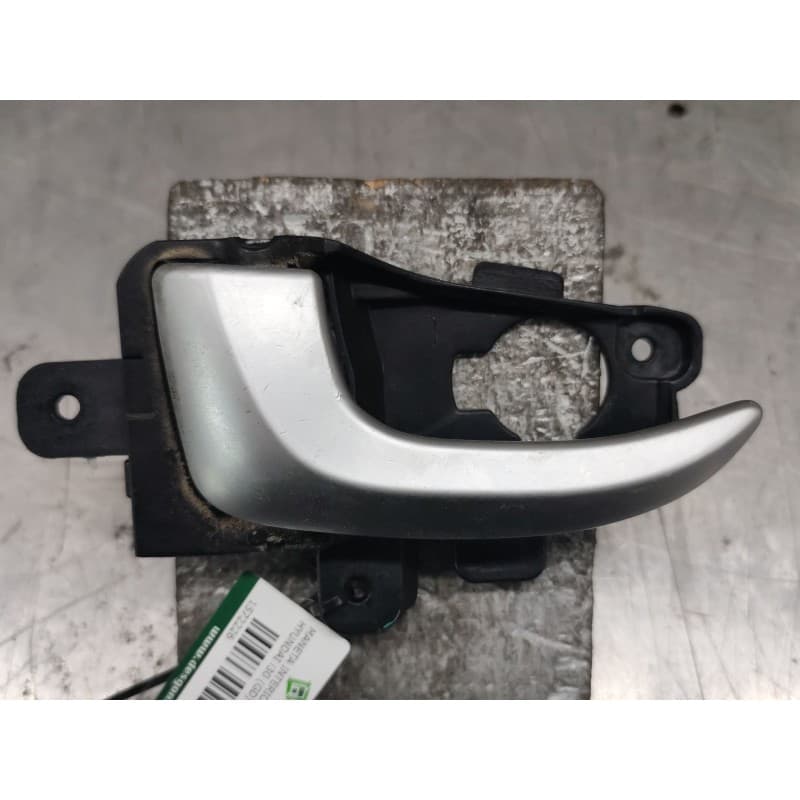 Recambio de maneta interior delantera derecha para hyundai i30 (gd) 1.6 crdi referencia OEM IAM 82613GD000