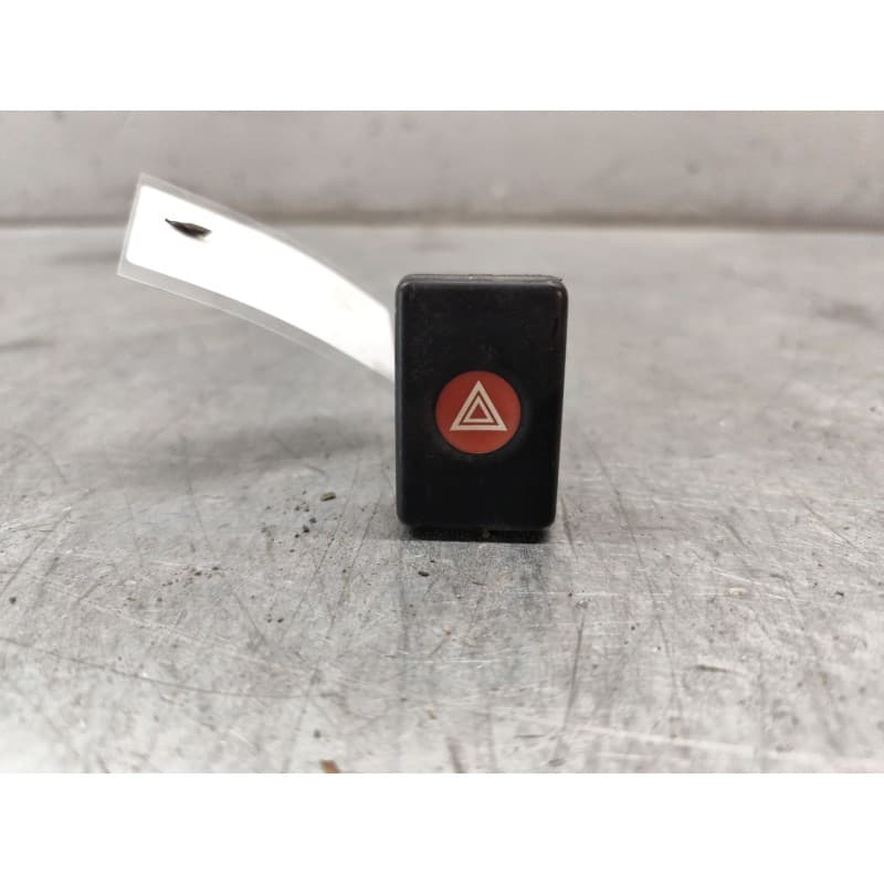 Recambio de warning para dacia logan ambiance referencia OEM IAM 8 PINS