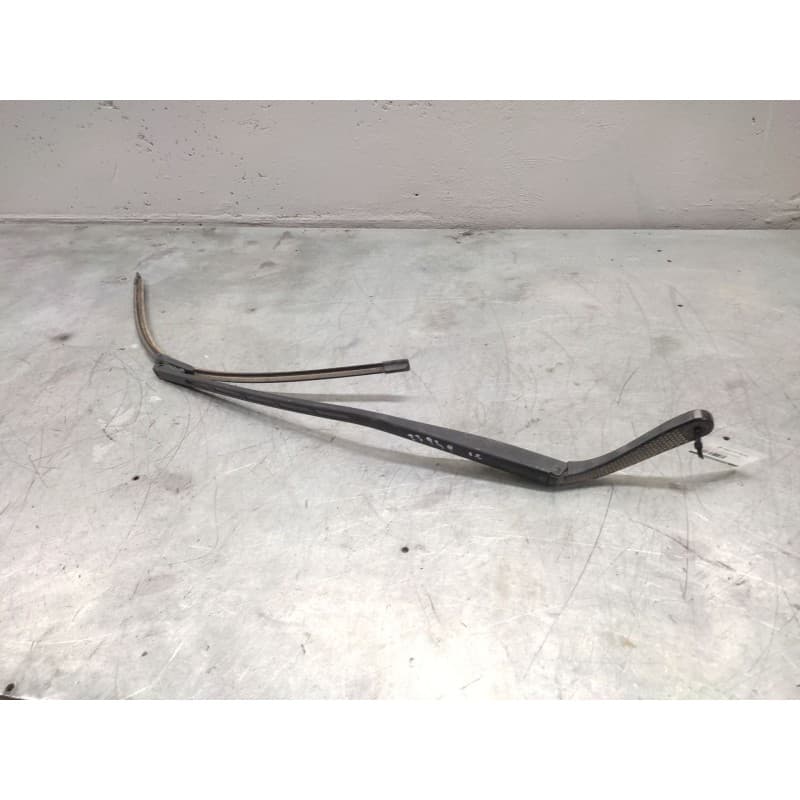 Recambio de brazo limpia delantero izquierdo para peugeot 307 berlina (s2) 1.6 hdi referencia OEM IAM