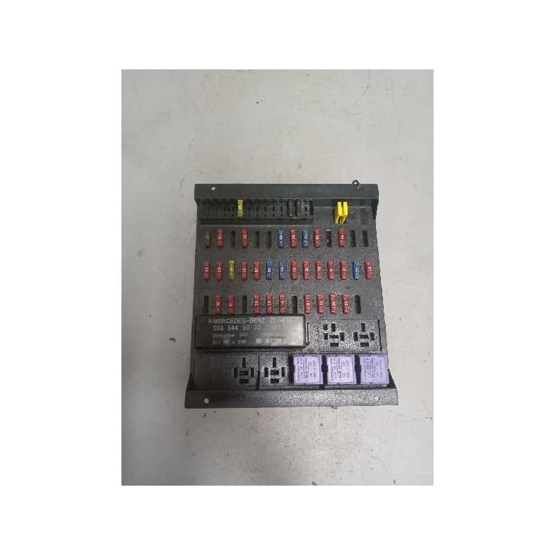 Recambio de caja reles / fusibles para mercedes-benz axor 3-ejes 25/26t 2004 6.4 diesel (om 906 la) referencia OEM IAM A0015433 - Blanco