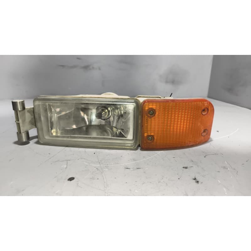 Recambio de piloto delantero derecho para man tg - a 18.440 10.5 diesel referencia OEM IAM 81253206112 - Blanco