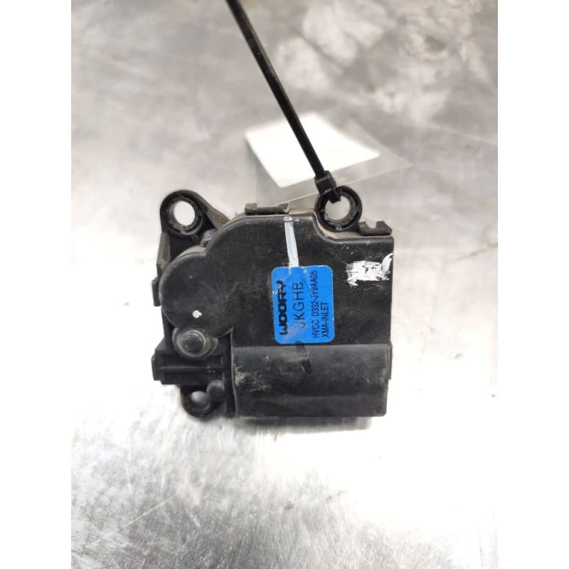 Recambio de motor apertura trampillas climatizador para peugeot partner (s2) combiespace referencia OEM IAM HVCCD332CWFAA01 - Plata