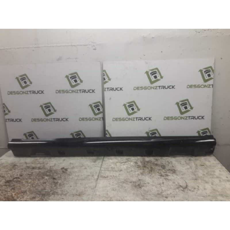 Recambio de estribo izquierdo para saab 9-3 sport sedán linear sport referencia OEM IAM - Negro