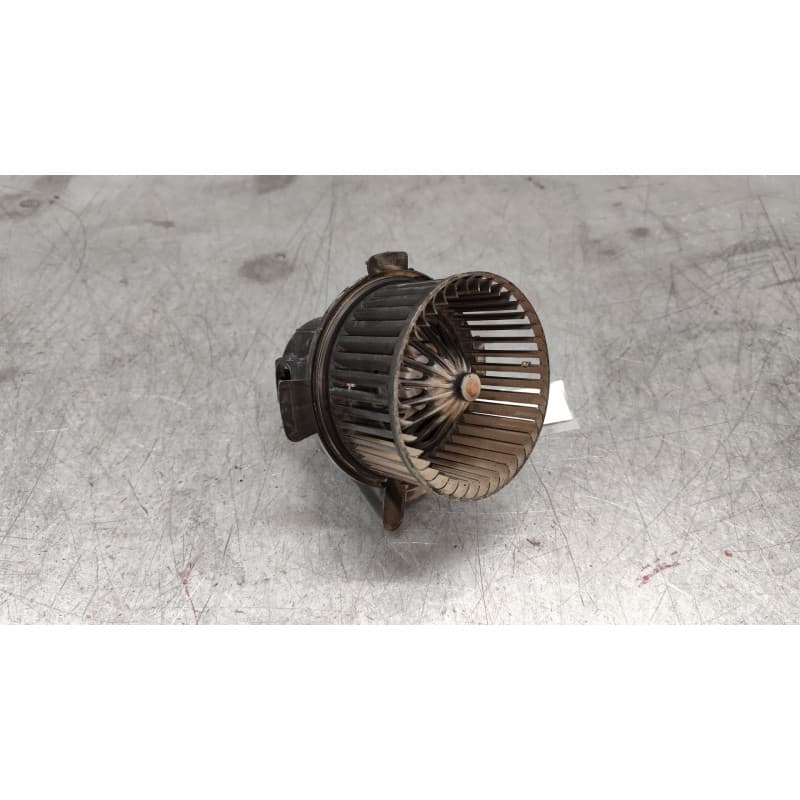 Recambio de ventilador calefaccion para peugeot 307 sw (3h) 1.6 hdi 110 referencia OEM IAM B9506