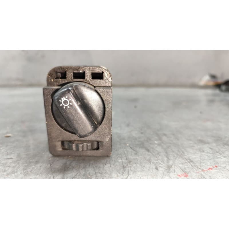 Recambio de mando luces para opel combo (corsa b) 1.4 cat (2h6) referencia OEM IAM 90481764 - Blanco