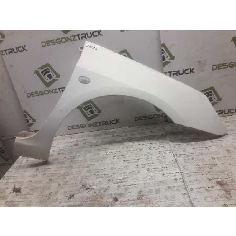 Recambio de aleta delantera derecha para peugeot 307 break / sw (s1) 2.0 16v hdi fap cat (rhr / dw10bted4) referencia OEM IAM - Blanco