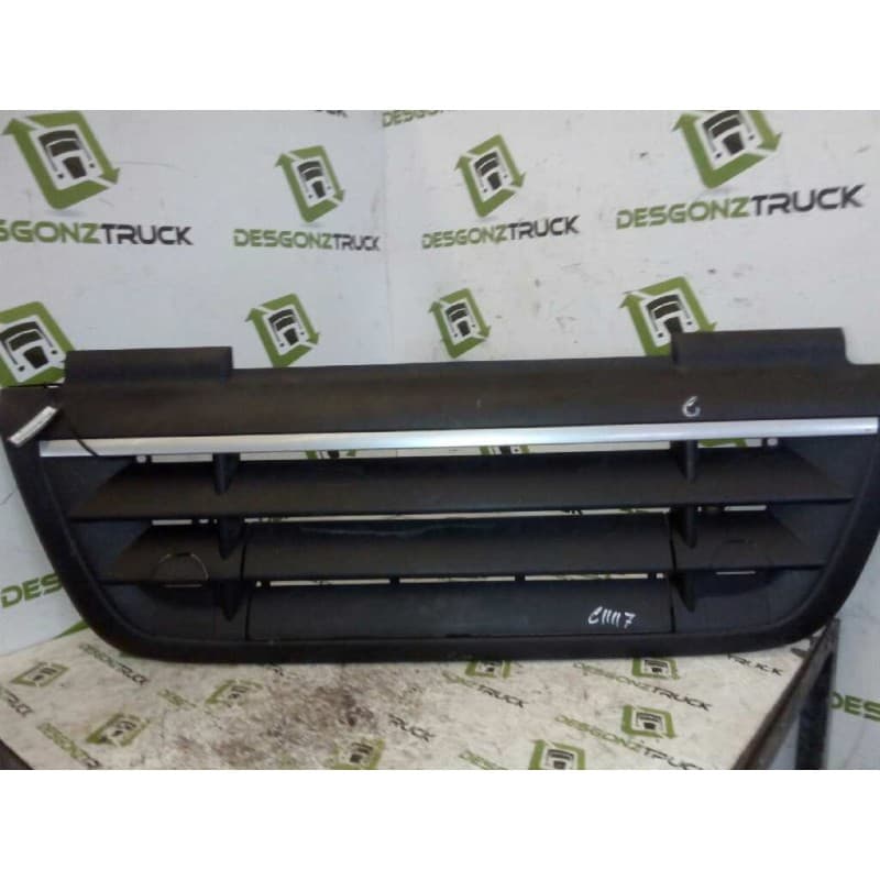 Recambio de rejilla delantera central para daf serie cf85.410 ab06 fsa 4x2 tráfico urbano referencia OEM IAM 17894453 1798849 - Blanco