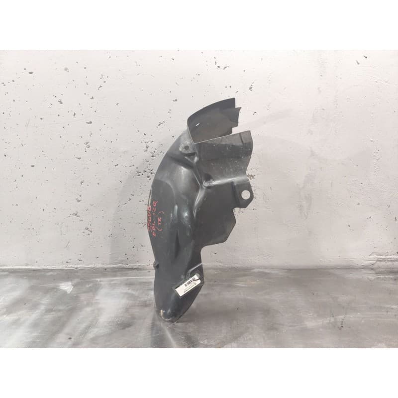 Recambio de paso rueda trasero izquierdo para kymco super dink v2 referencia OEM IAM - Blanco