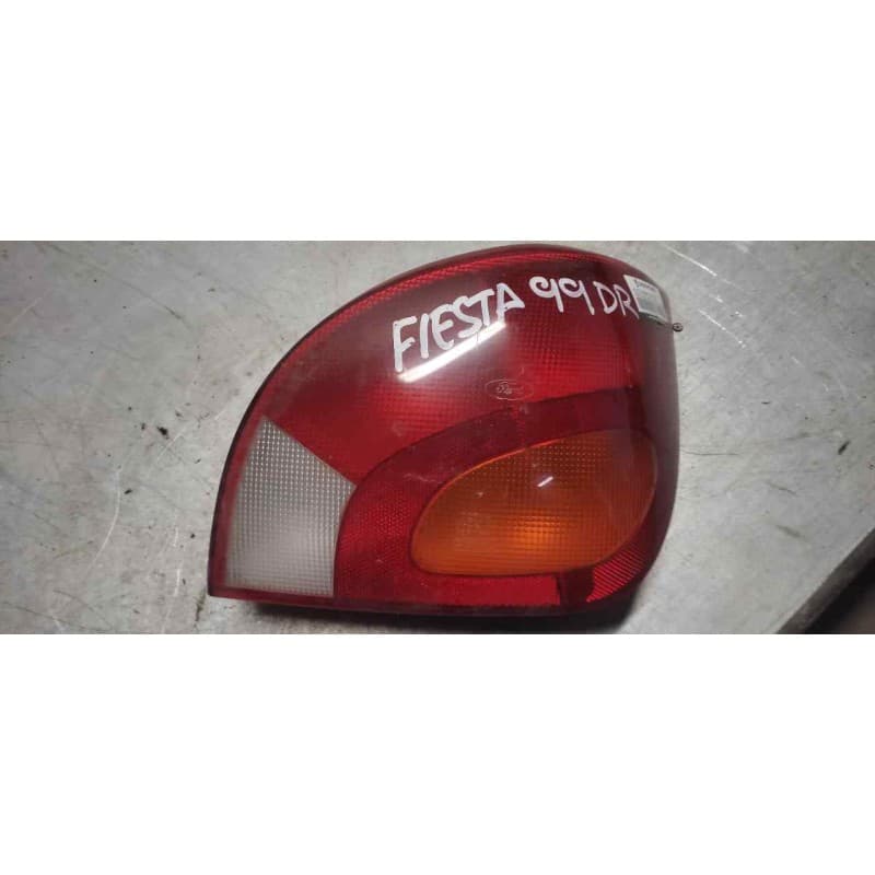Recambio de piloto trasero derecho para ford fiesta berlina (dx) 1.25 16v cat referencia OEM IAM
