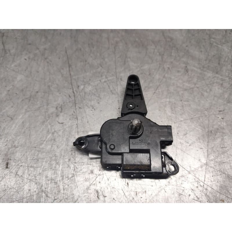Recambio de motor apertura trampillas climatizador para kia niro i (de) e-niro referencia OEM IAM HVCCD332CWFAA01 - Blanco
