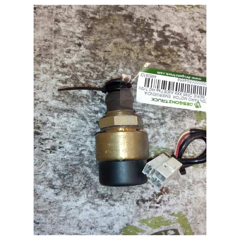 Recambio de boton paro motor emergencia para daf serie cf85.410 ab06 fsa 4x2 tráfico urbano referencia OEM IAM 4460810040 - Blanco