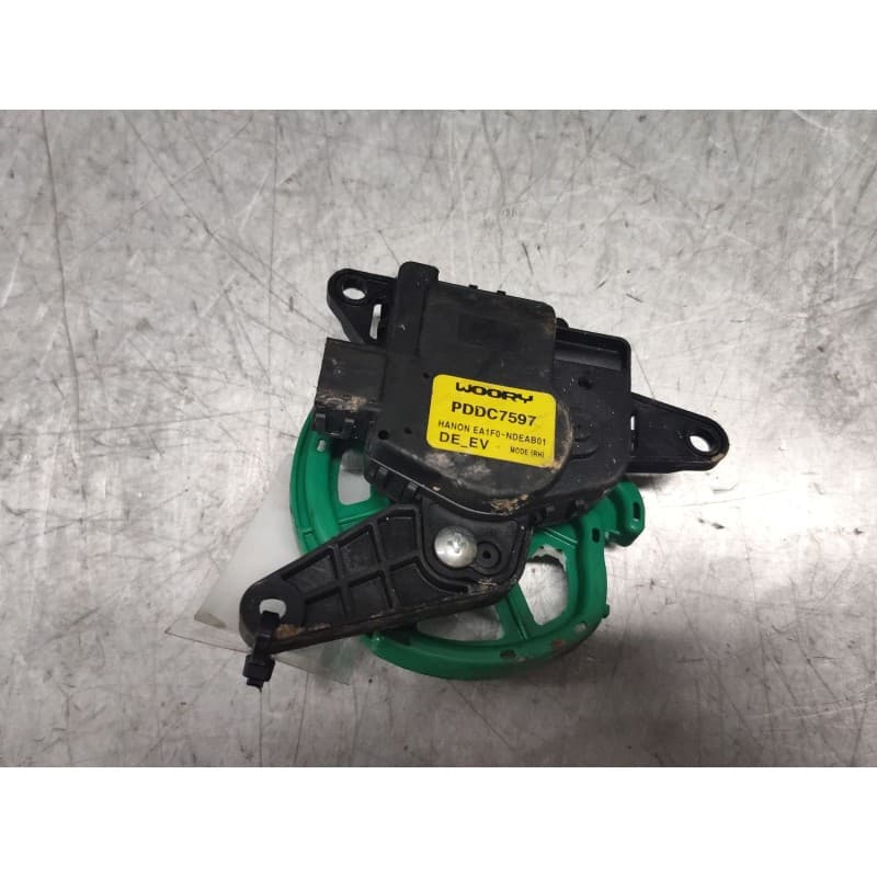 Recambio de motor apertura trampillas climatizador para kia niro i (de) e-niro referencia OEM IAM PDDC7597 - Blanco
