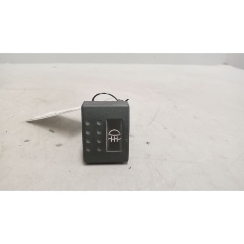 Recambio de boton antiniebla para nissan trucks atleon 35.13 referencia OEM IAM 253709x400 - Amarillo
