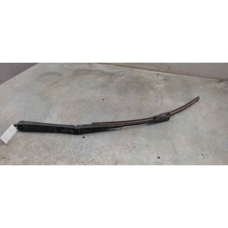 Recambio de brazo limpia delantero derecho para saab 9-3 sport sedán linear sport referencia OEM IAM - Negro