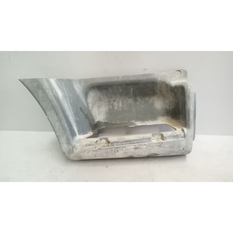 Recambio de peldaño derecho para nissan cabstar 01.04 3.0 diesel referencia OEM IAM 76478f3900 - Blanco